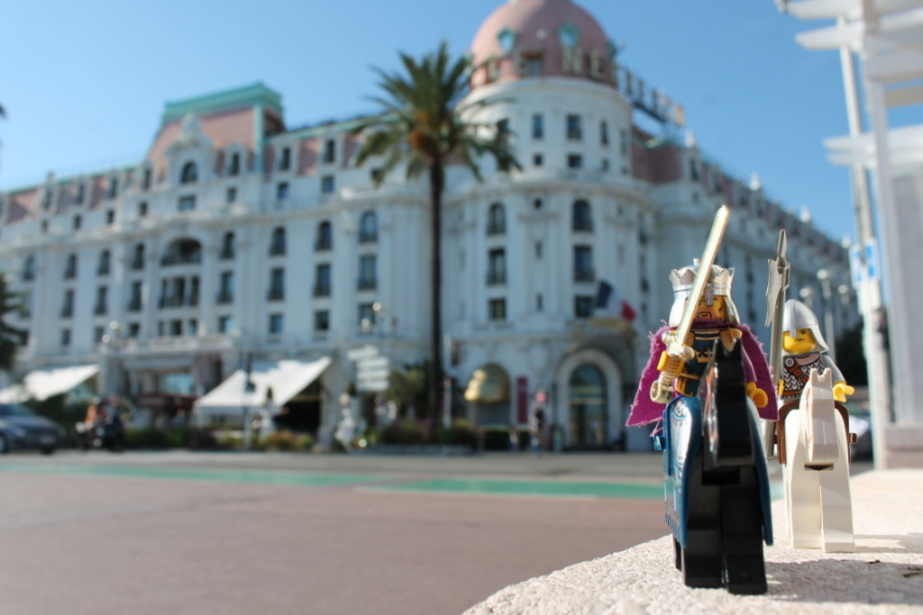 Een bescheiden stulpje aan de Promenade des Anglais