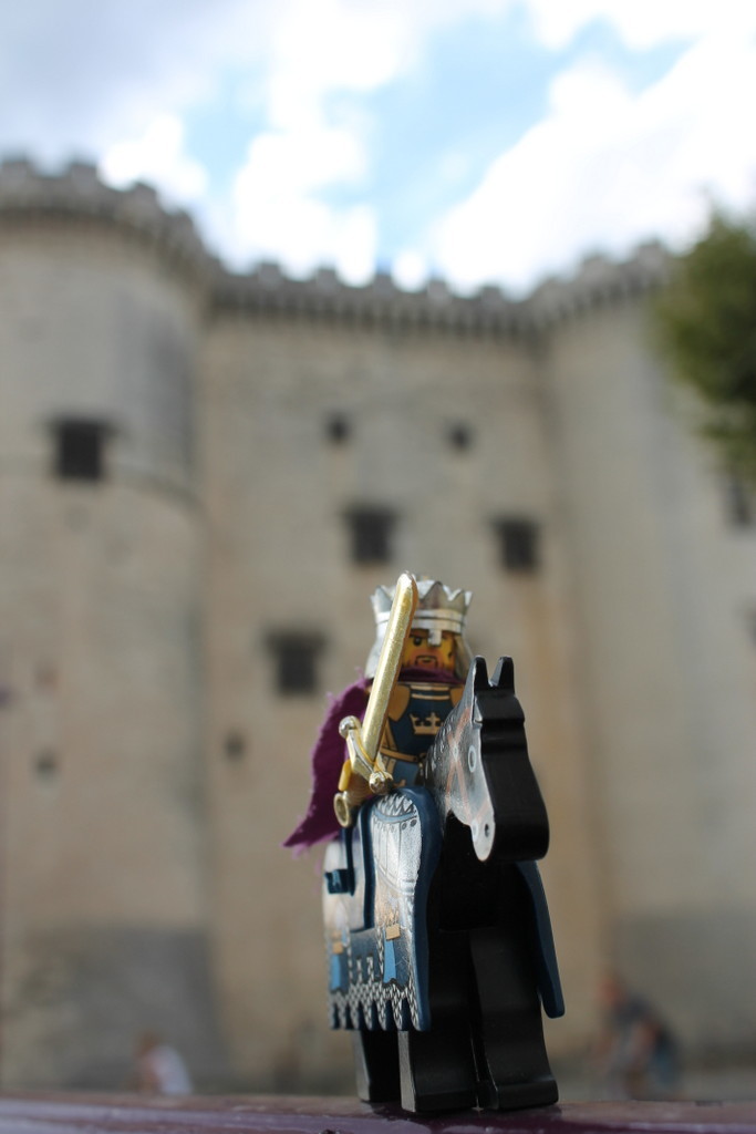 De koning aan de poort van het Château René in Tarascon-sur-Rhône